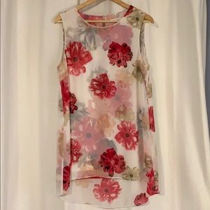 Sleeveless blouse